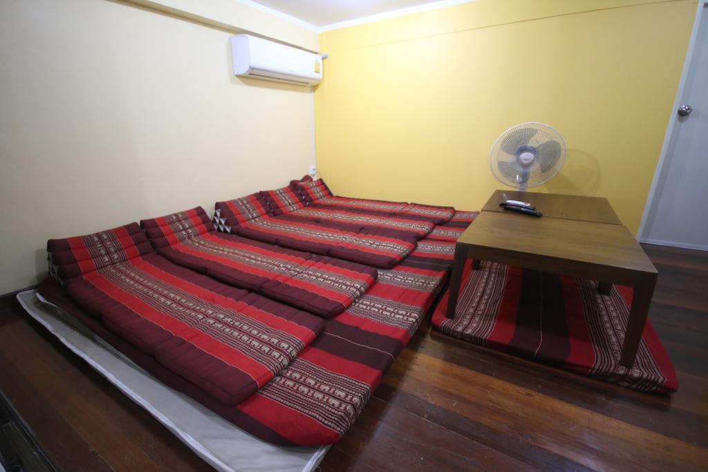 Thai Cat Hostel Bangkok Luaran gambar
